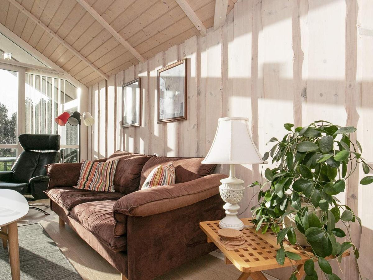 Three-Bedroom Holiday Home In Rodby 38 Kramnitse Экстерьер фото