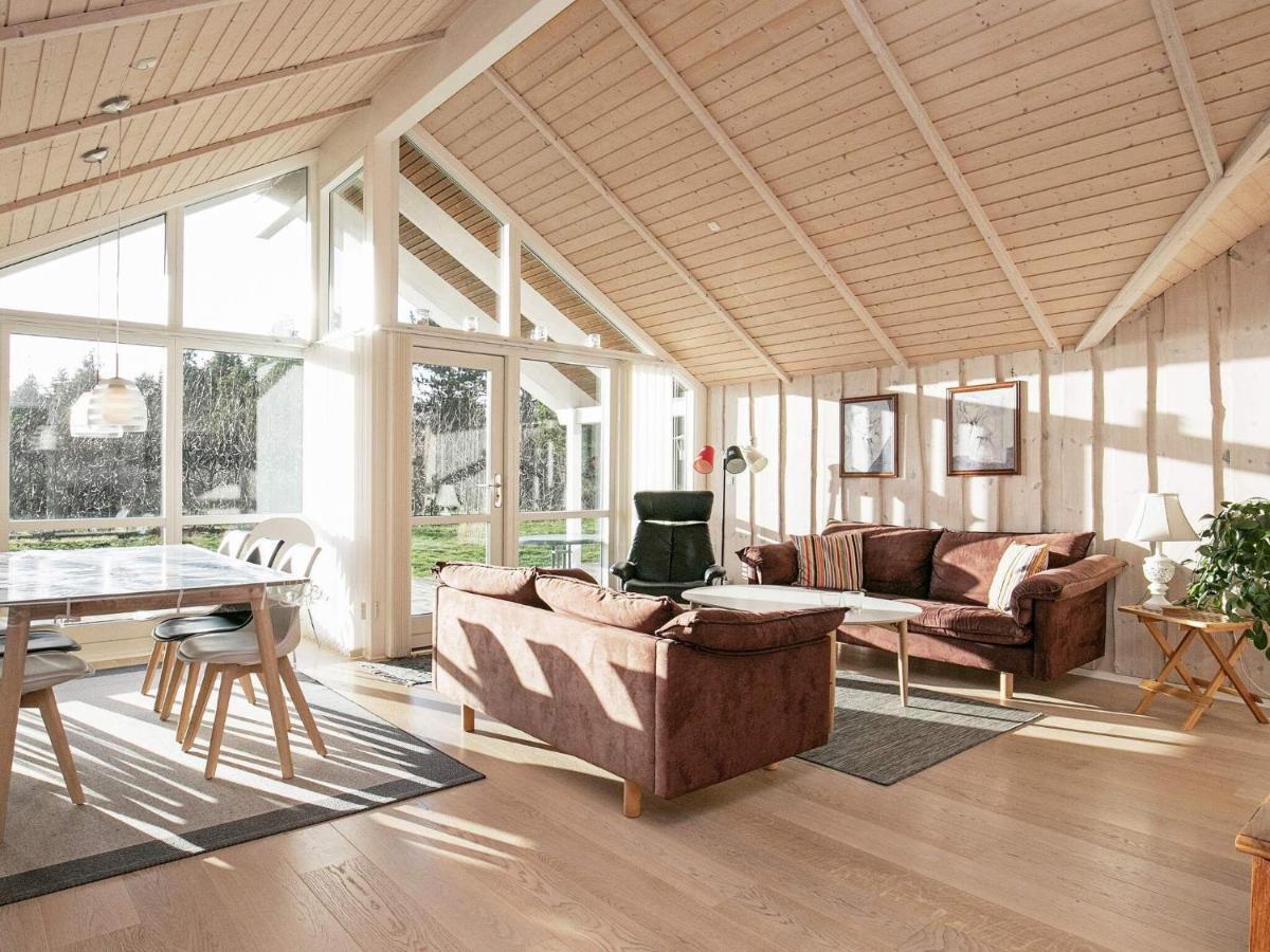 Three-Bedroom Holiday Home In Rodby 38 Kramnitse Экстерьер фото