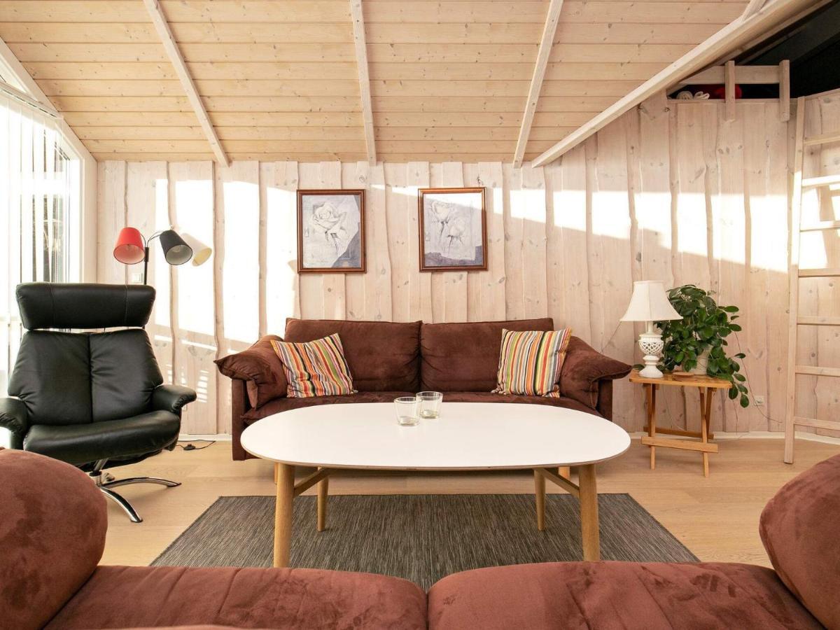 Three-Bedroom Holiday Home In Rodby 38 Kramnitse Экстерьер фото