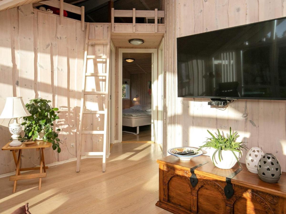 Three-Bedroom Holiday Home In Rodby 38 Kramnitse Экстерьер фото